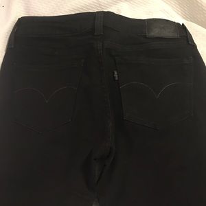 Levi’s Black 535 super skinny jeans. Size 29